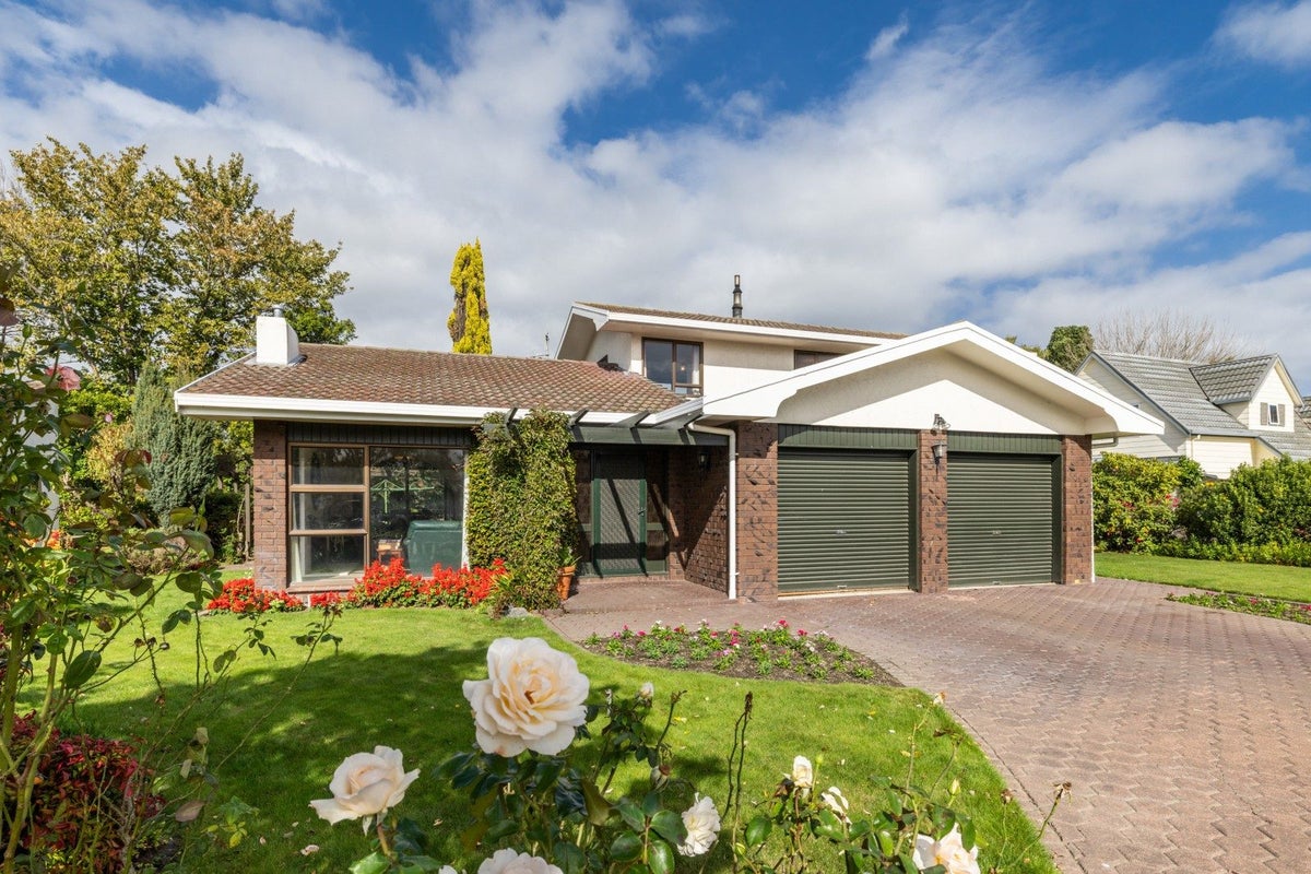 15 Corwen Place, Mayfair, Hastings - Carousel 20