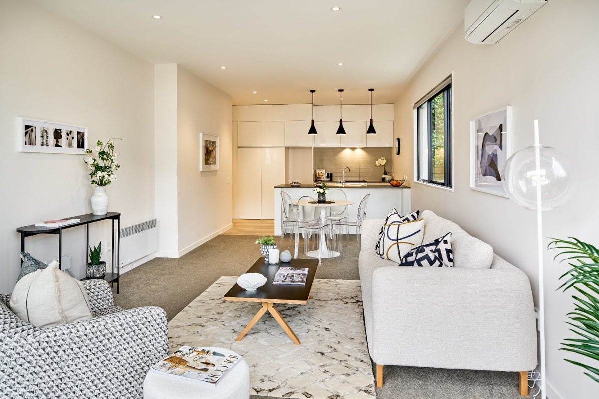 19/6 Oswald Crescent, Paparangi, Wellington - Carousel 1