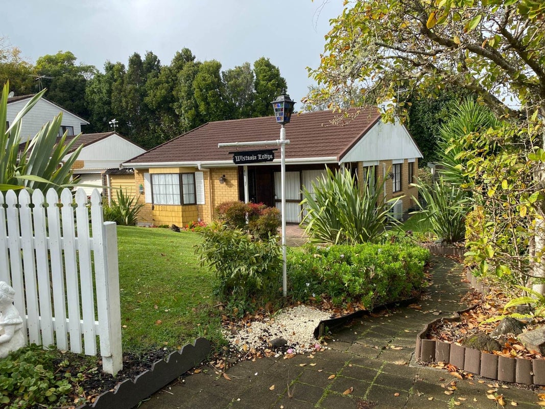 1/15 Micawber Place, Mellons Bay, Auckland - Carousel 1