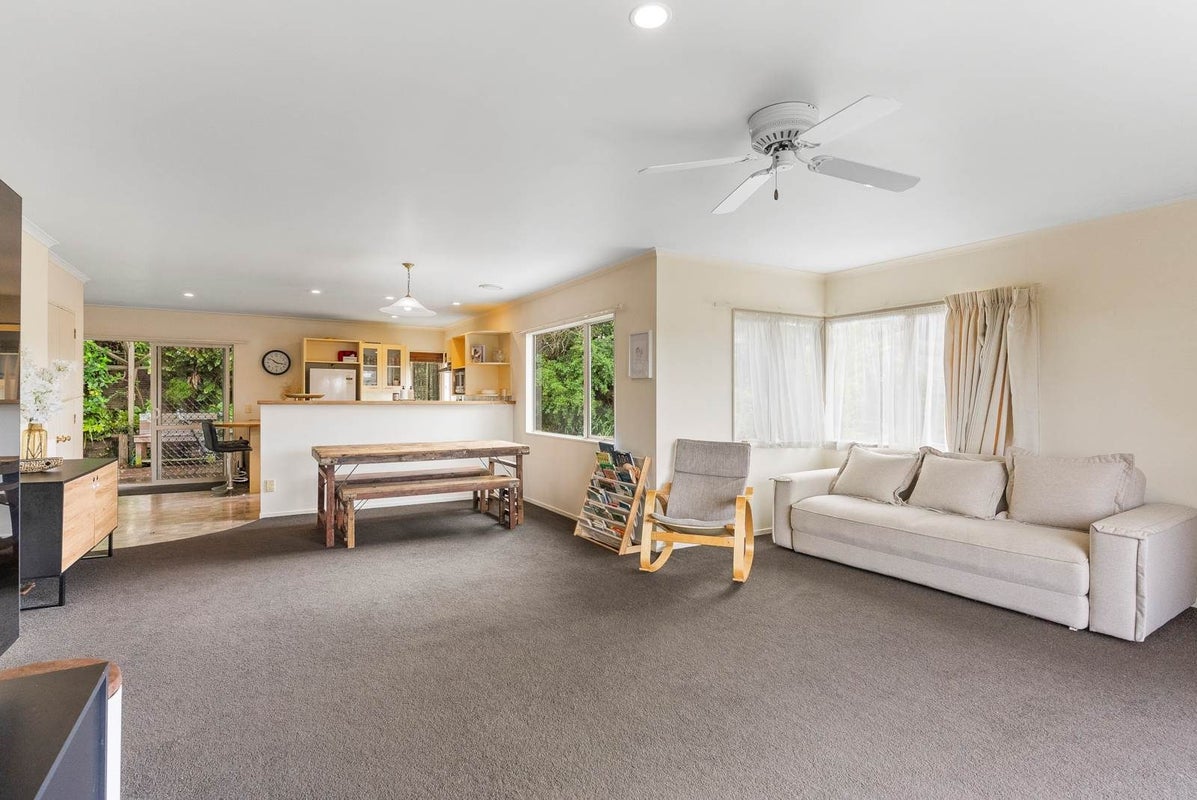2/8 McQuoid Place, Glenfield, North Shore City - Carousel 1