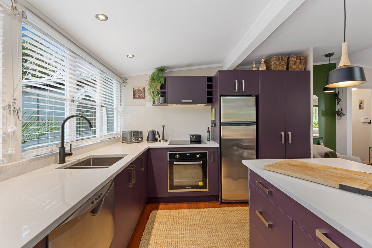 9 Otitori Bay Road, Titirangi, Auckland - Carousel 2