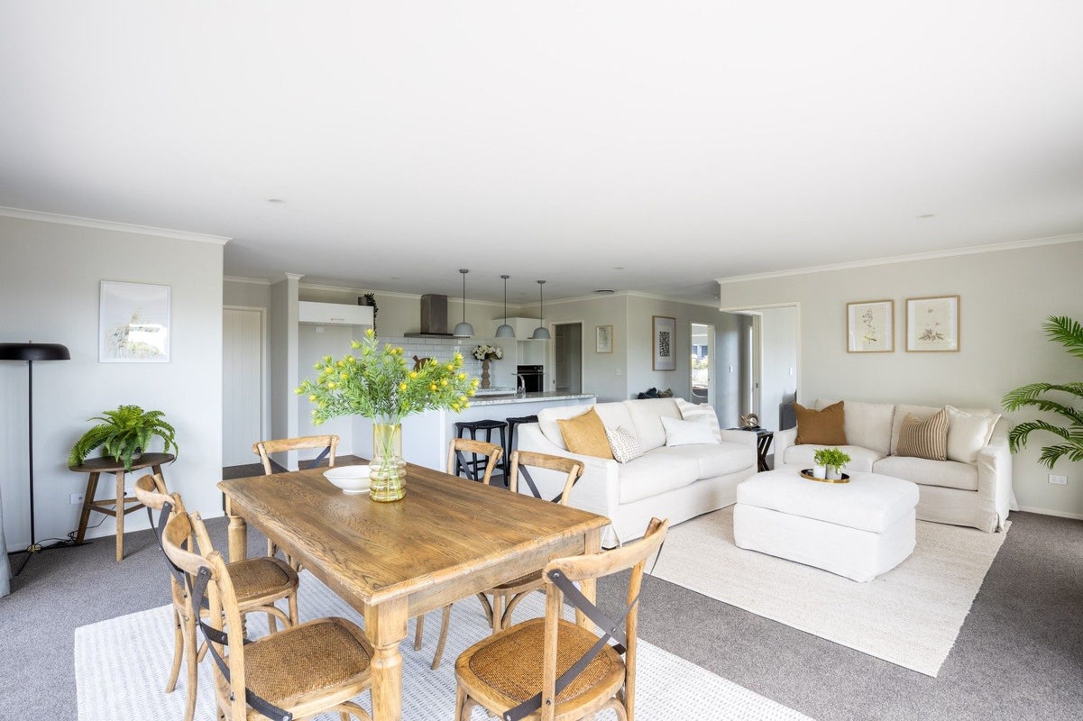 3 Oakmont Crescent, Waiwhakaiho, New Plymouth - Carousel 2