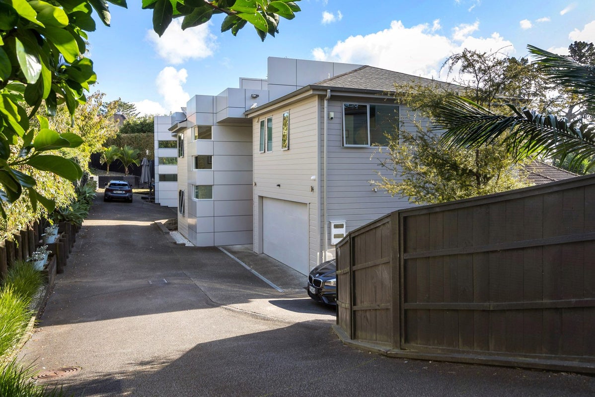 4B Waiatarua Road, Remuera, Auckland - Carousel 2