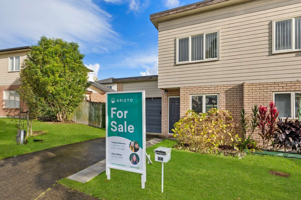 65 Brashier Circle, Sunnyvale, Auckland - Carousel 2