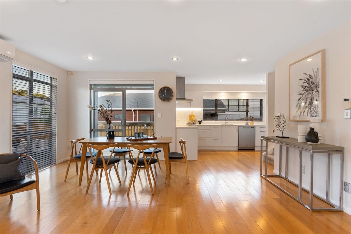1/0 Wolsley Avenue, Milford, Auckland - Carousel 1