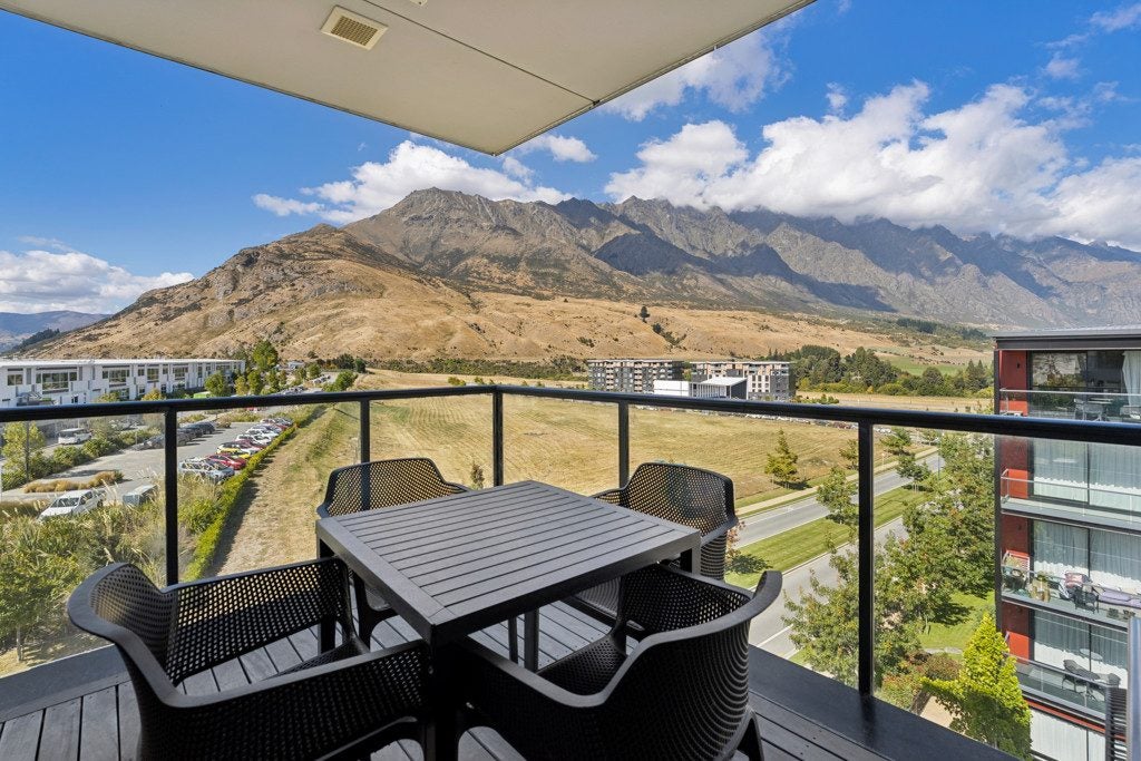 305/30 Red Oaks Drive, Frankton, Queenstown - Carousel 1