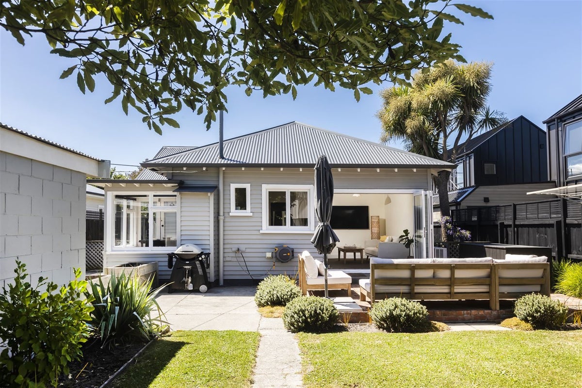 229 Selwyn Street, Spreydon, Christchurch - Carousel 20