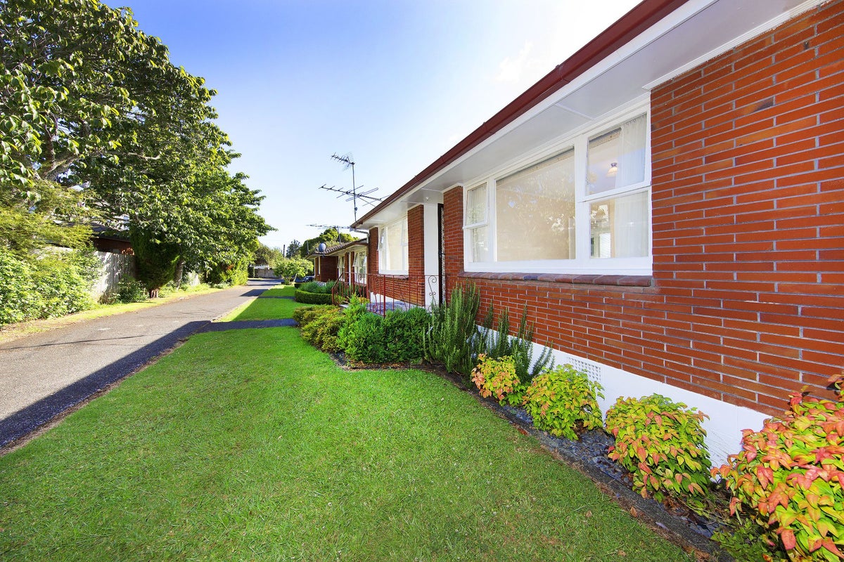 3/11 Cornwall Park Avenue, Epsom, Auckland - Carousel 1