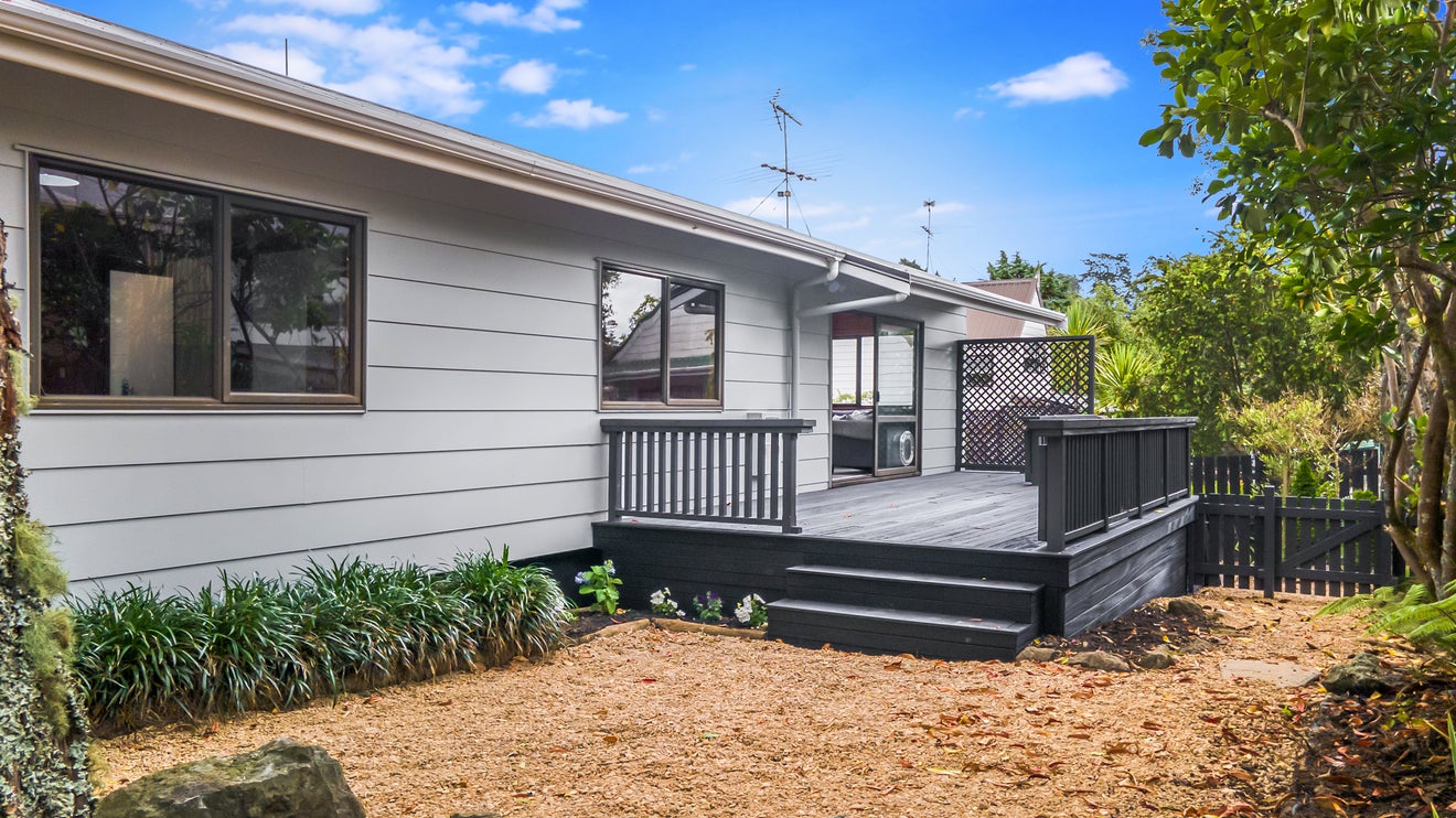 2/34 Gatman Street, Birkdale, Auckland - Carousel 1