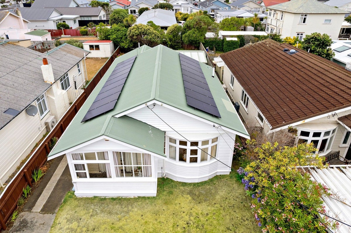 70 Endeavour Street, Lyall Bay, Wellington - Carousel 2