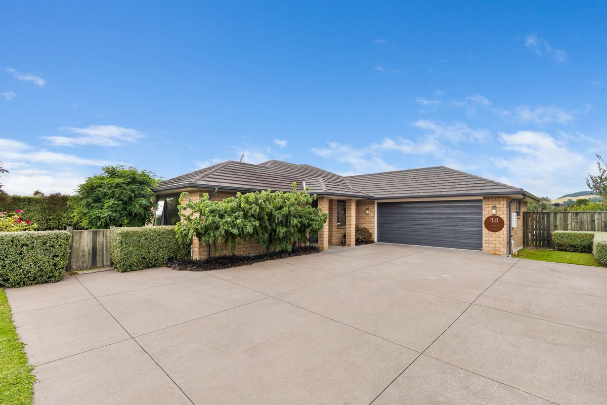 48 Carroll Place, Owhata, Rotorua - Carousel 2