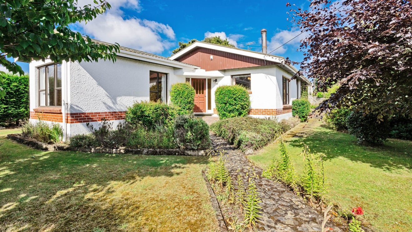 18 Black Road, Otatara - Carousel 1