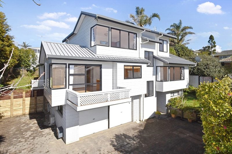 2/48 Corunna Road, Milford, Auckland - Carousel 1