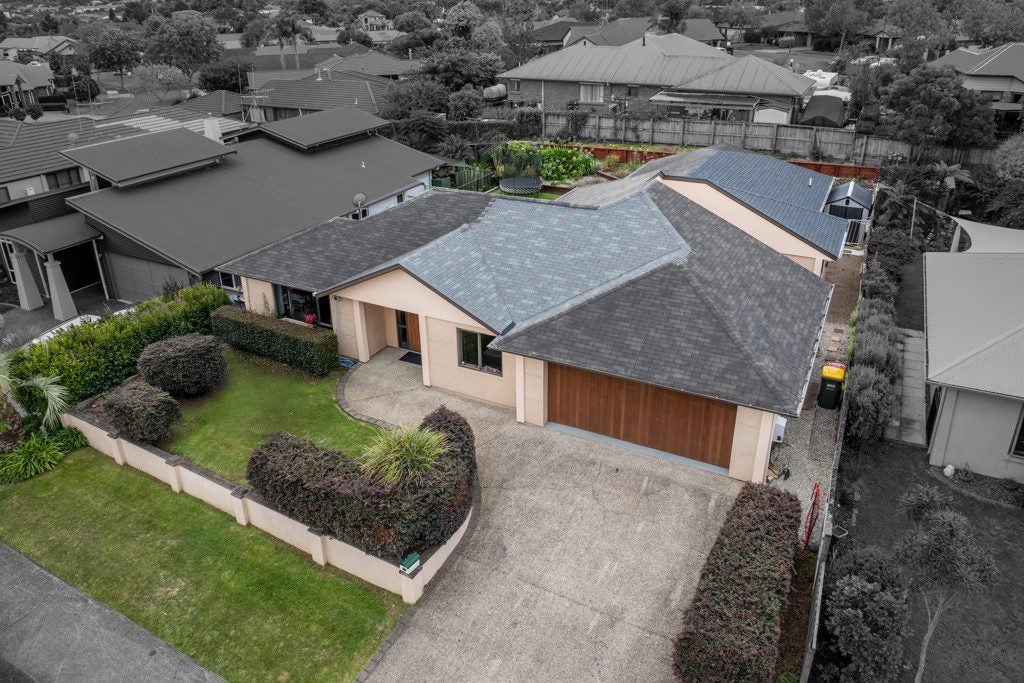 73 Saint James Drive, Huntington, Hamilton - Carousel 1
