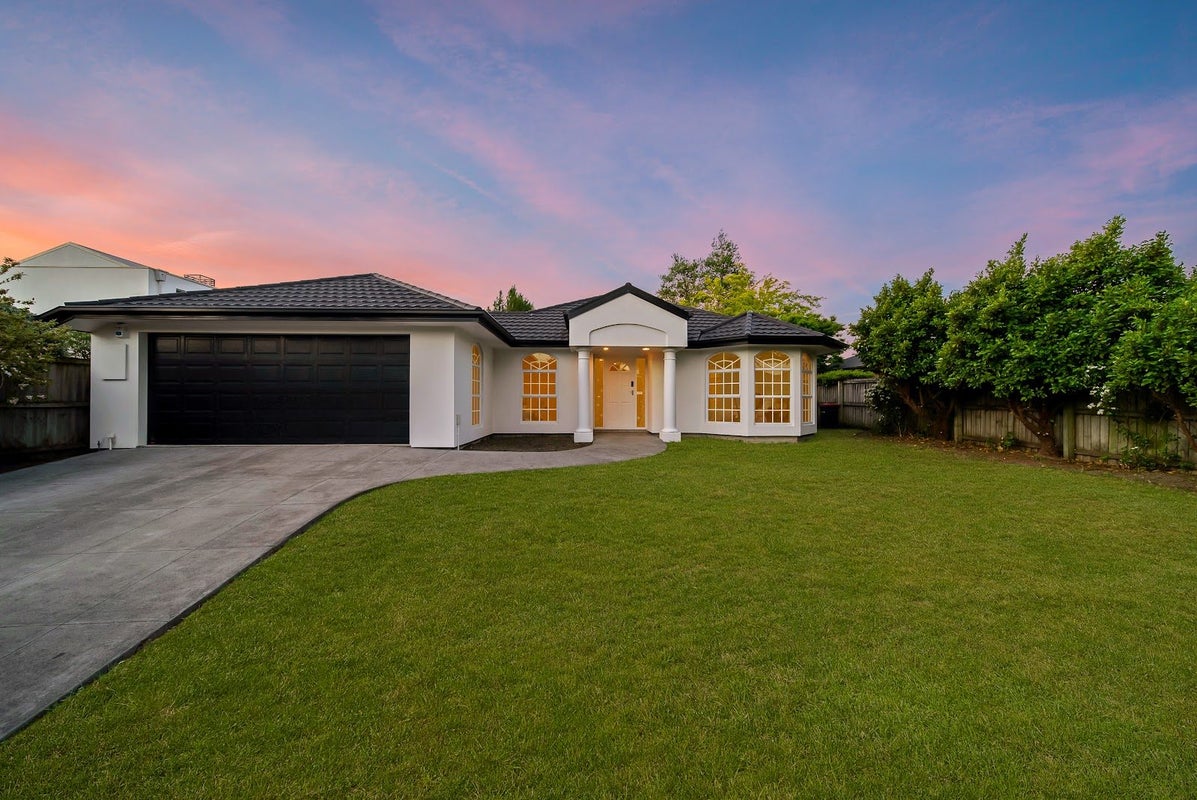 6 Creedon Glen, Casebrook, Christchurch - Carousel 1