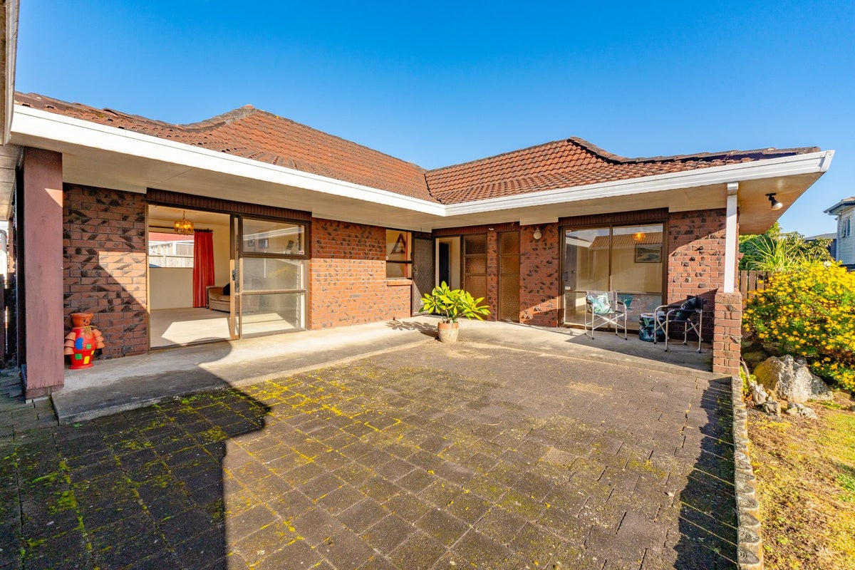 2/58 Birdwood Avenue, Papatoetoe, Auckland - Carousel 1