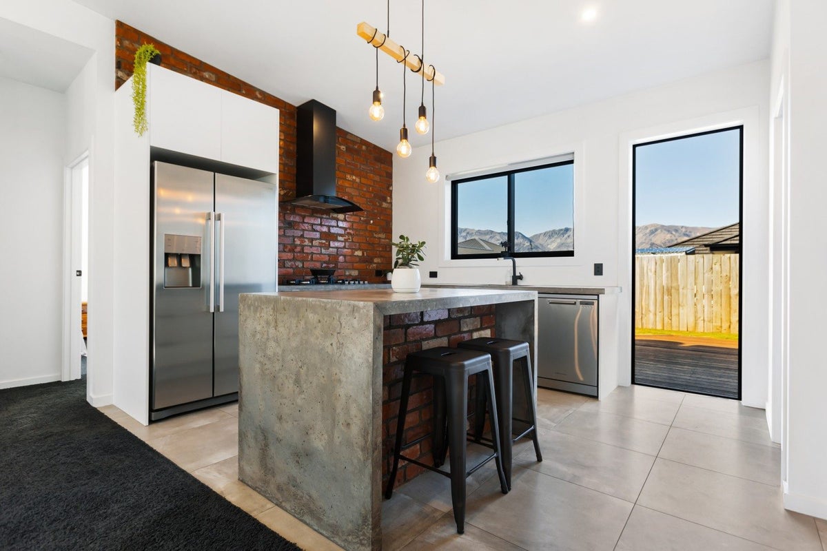 13 Teal Place, Wanaka - Carousel 2