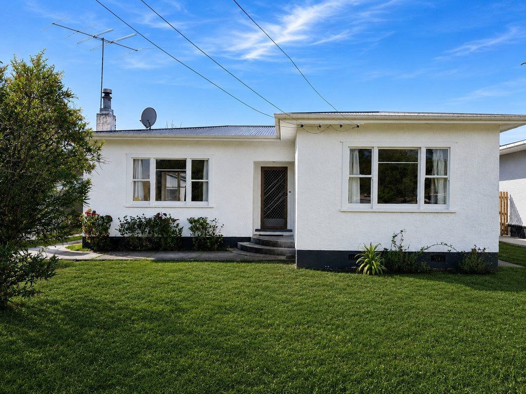 56 Iranui Road, Inner Kaiti, Gisborne - Carousel 1