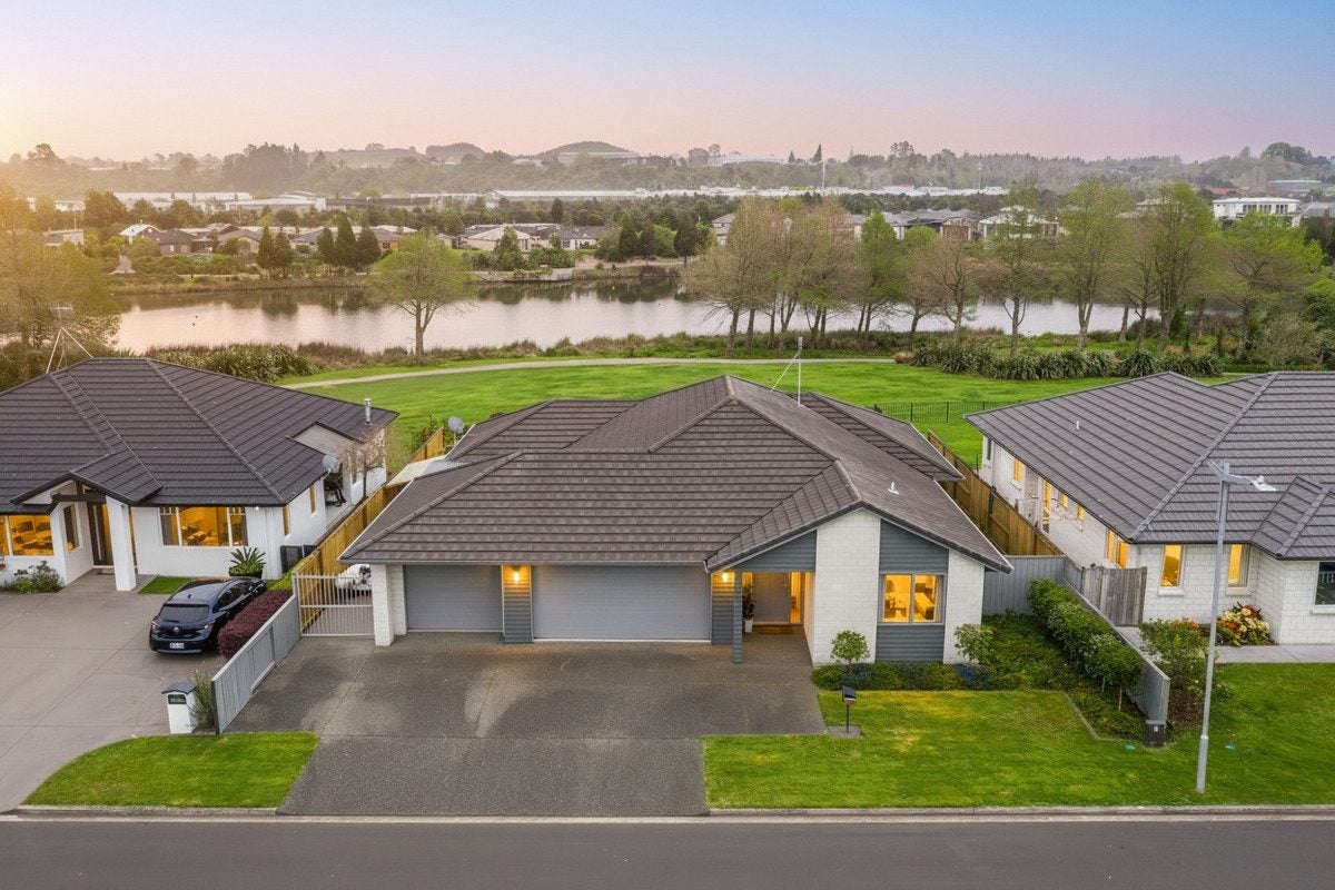 24 North Bay Road, Pyes Pa, Tauranga - Carousel 1