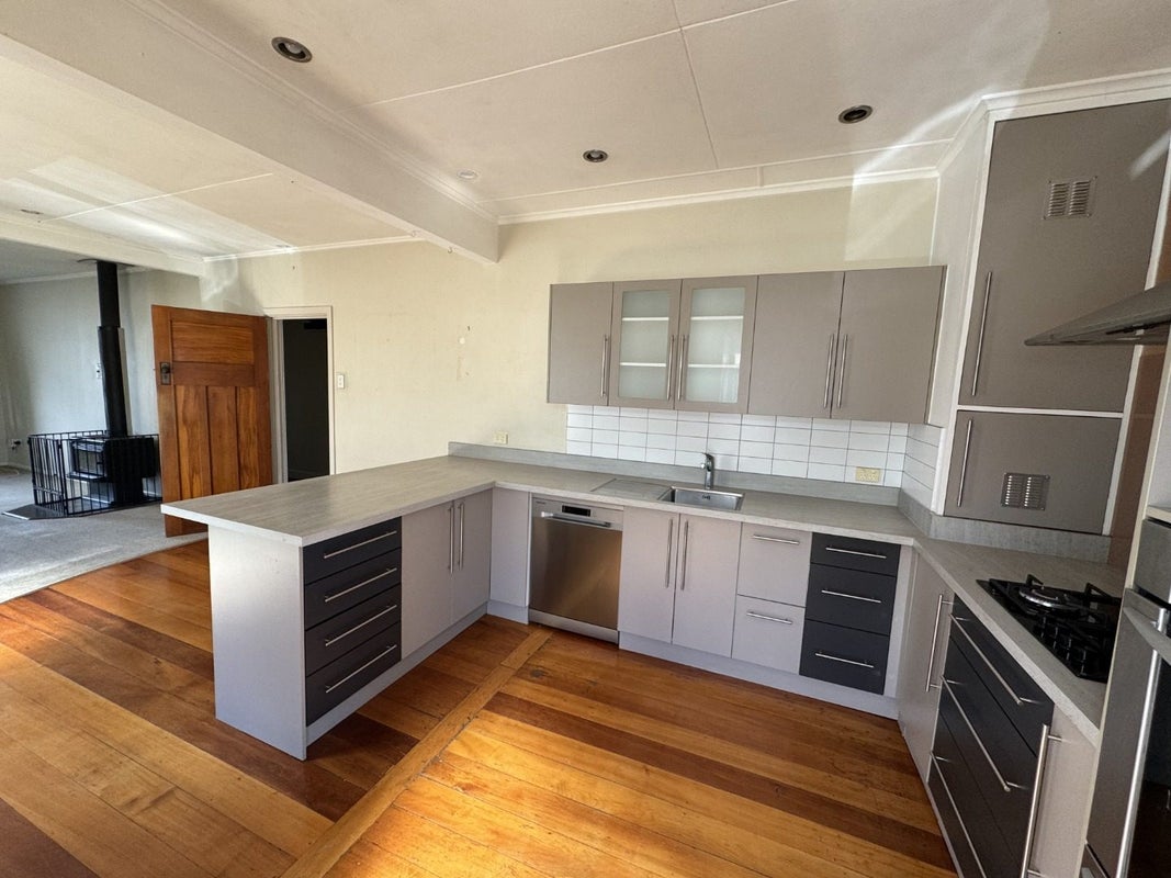 12 Coronation Street, Ahuriri, Napier - Carousel 2