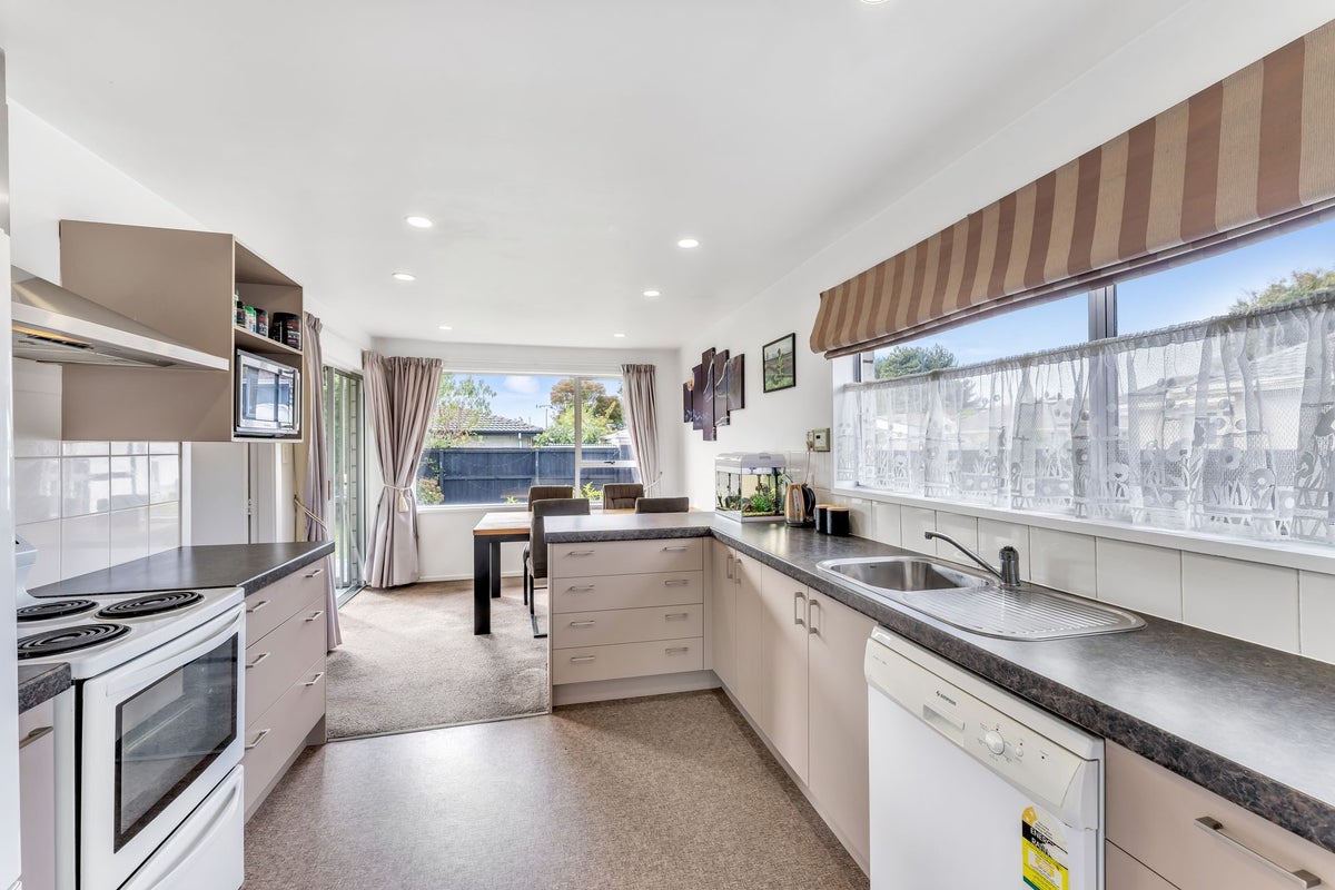 20 Four Elms Place, Parklands, Christchurch - Carousel 2