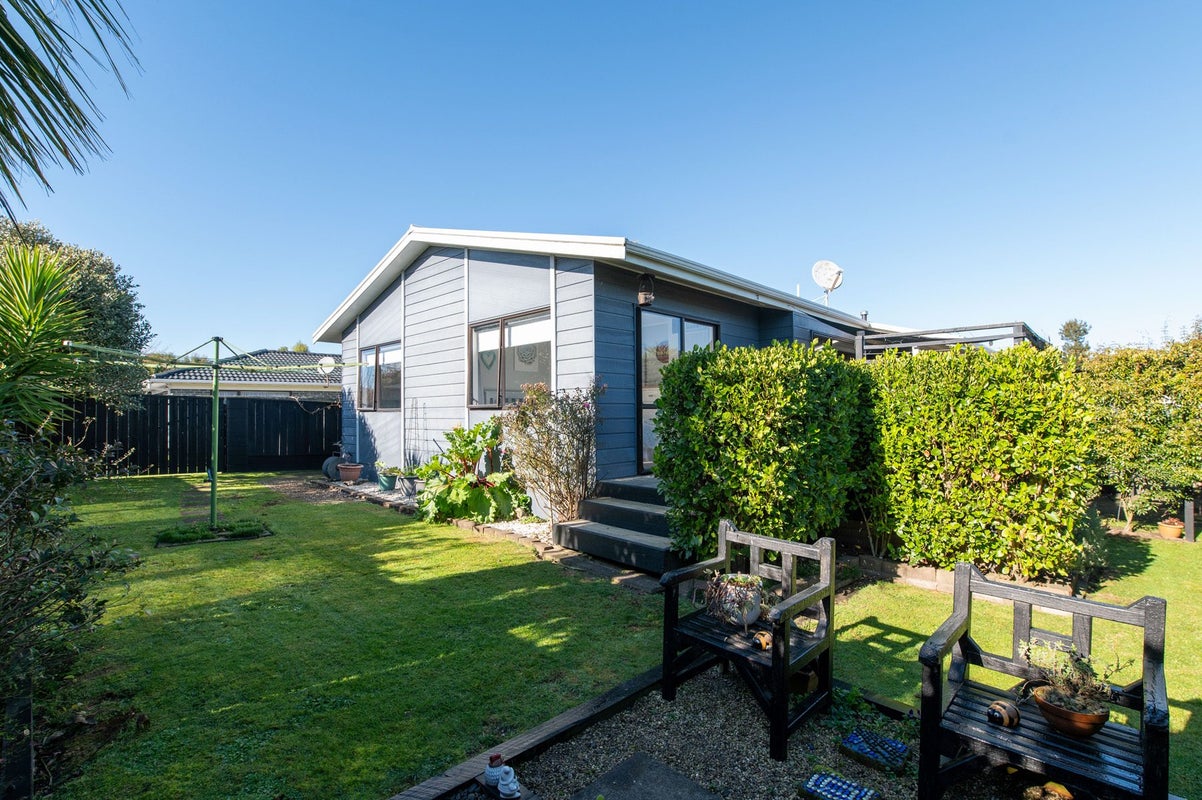 12 Westminster Drive, Owhata, Rotorua - Carousel 21