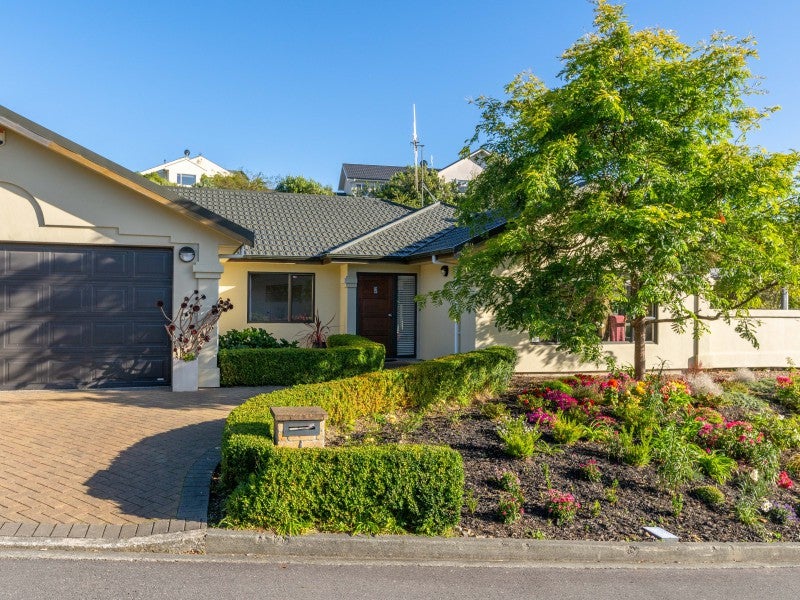 4 Gybe Place, Whitby, Porirua - Carousel 1
