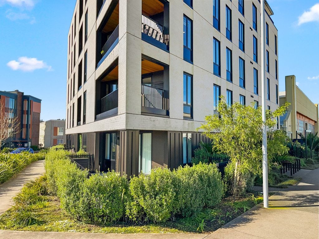 104/2 Launch Road, Hobsonville, Auckland - Carousel 1