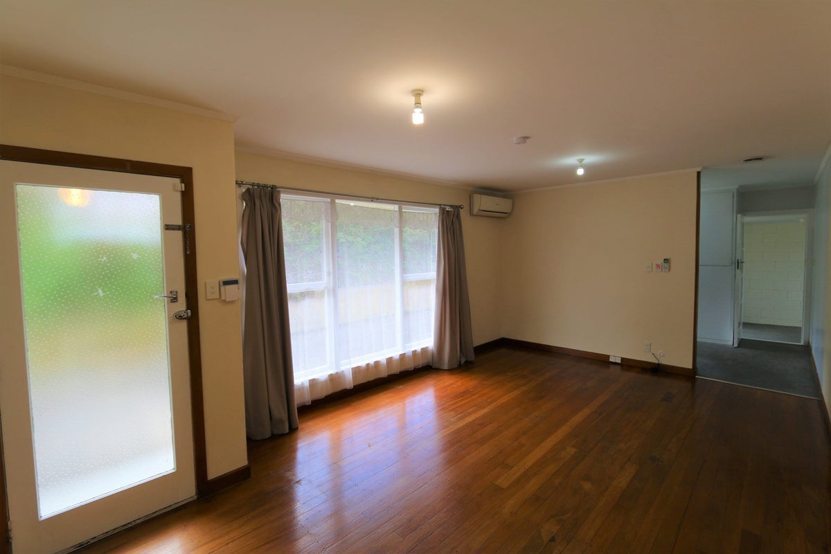 4/0 Frost Road, Mount Roskill, Auckland - Carousel 2