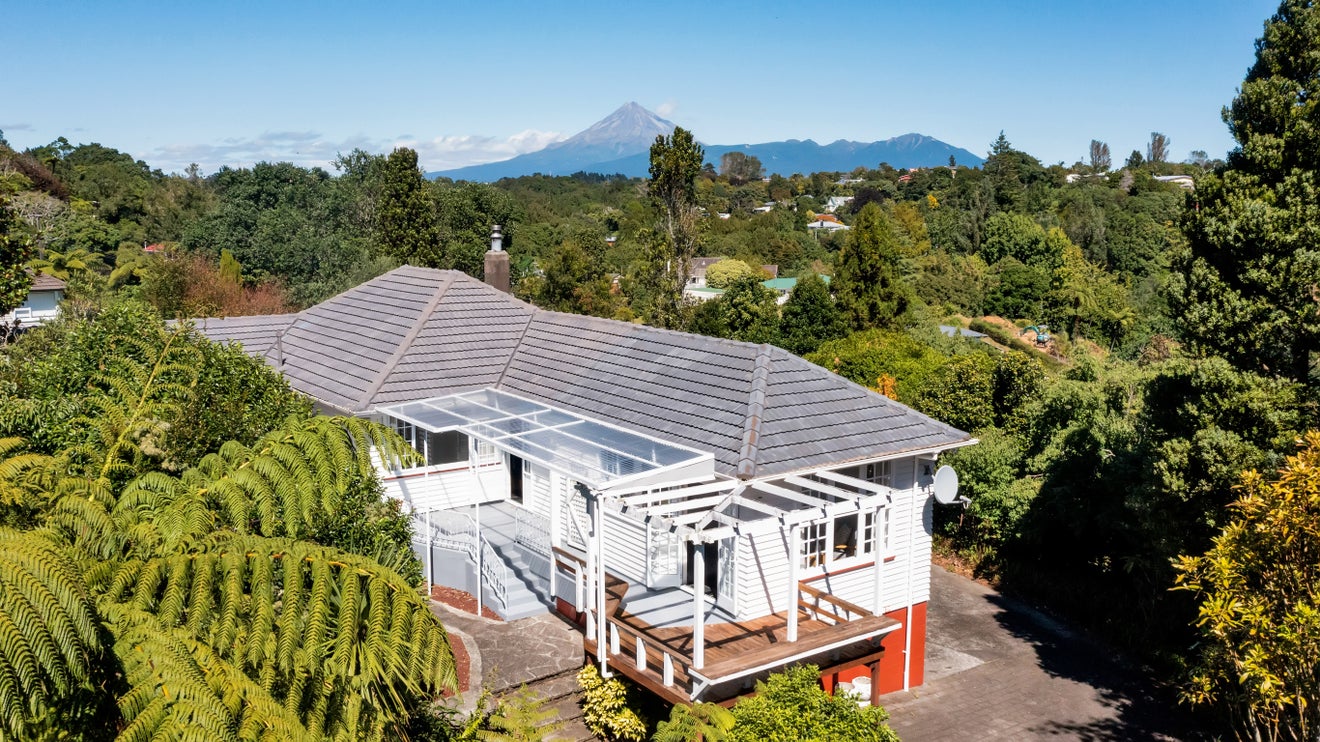 82 Huatoki Street, Vogeltown, New Plymouth - Carousel 1
