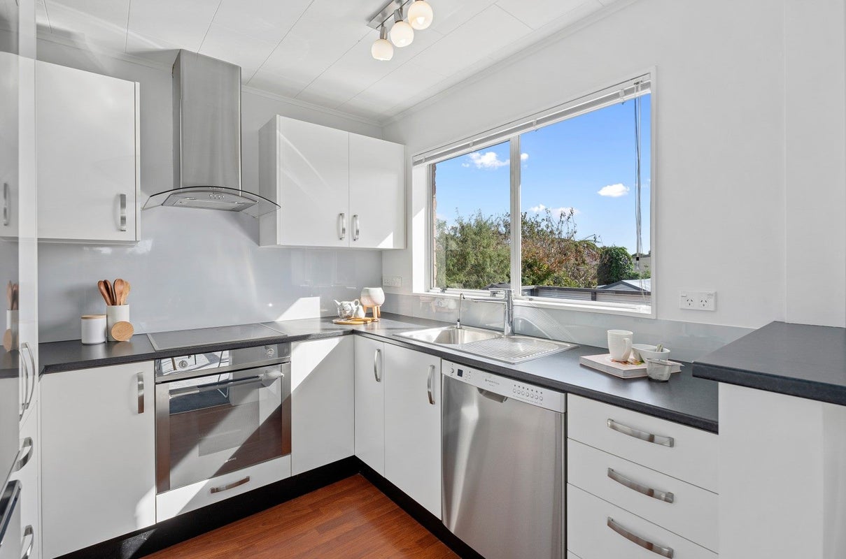 20A Nola Avenue, Raumati Beach, Paraparaumu - Carousel 2
