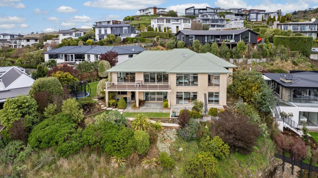 4 Swanton Drive, Huntsbury, Christchurch - Carousel 1