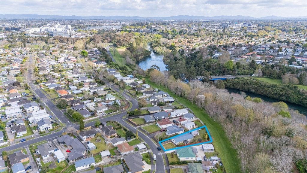 7 Wingate Street, Bader, Hamilton, Waikato - Carousel 1