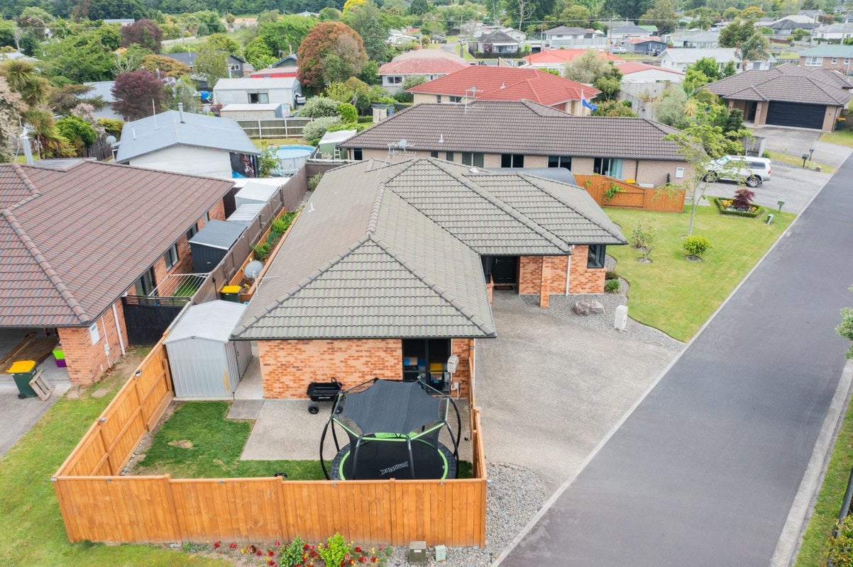 10 Kinder Place, Ngongotaha, Rotorua - Carousel 1