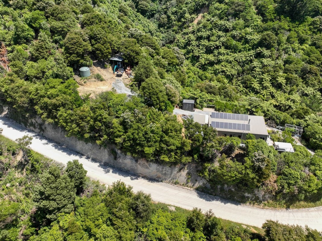 180 Totaranui Road, Wainui Bay, Takaka - Carousel 1