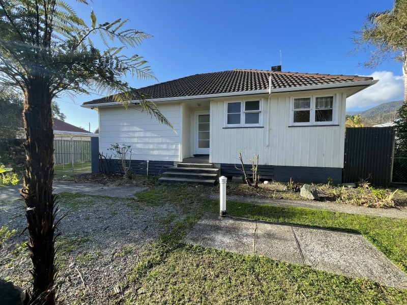 17 Stewart Street, Waimangaroa, Westport - Carousel 1