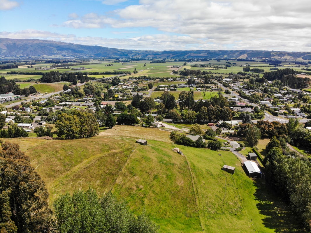 6 Peel Street, Allanton, Mosgiel - Carousel 35