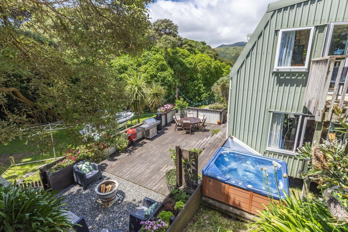 31 Clunie Avenue, Raumati South, Paraparaumu - Carousel 1