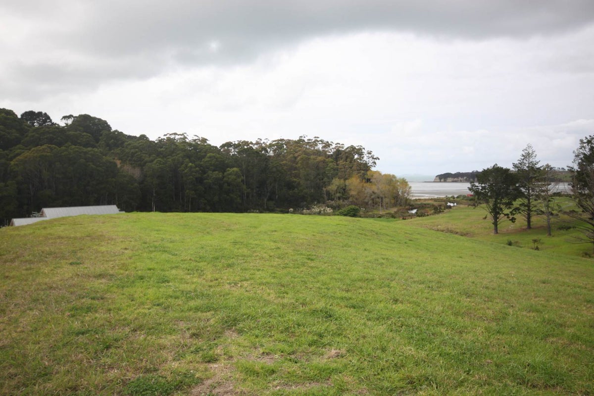 18 Taha Puke Road, Okura Bush, Silverdale - Carousel 4
