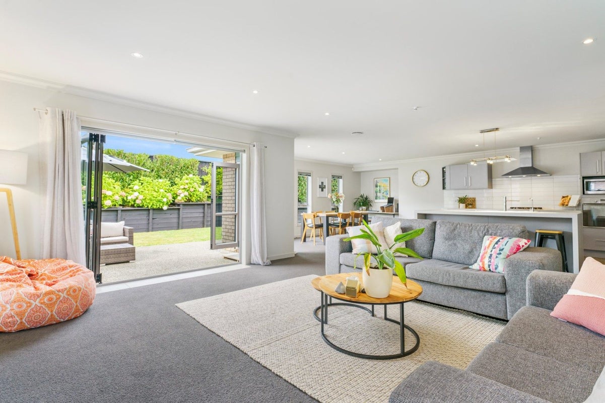 5 Condor Drive, Pyes Pa, Tauranga - Carousel 2