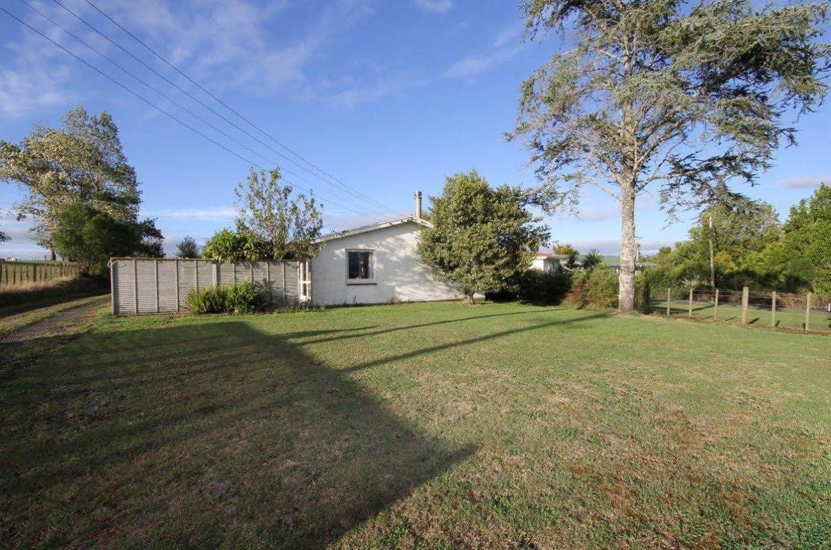 2158 State Highway 2, Pokeno - Carousel 11