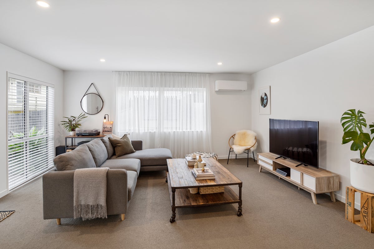 10A Fuchsia Place, Birkdale, Auckland - Carousel 2