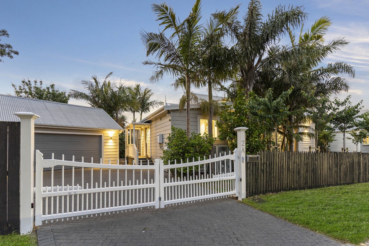 1/2 John Bracken Way, Beach Haven, Auckland - Carousel 1