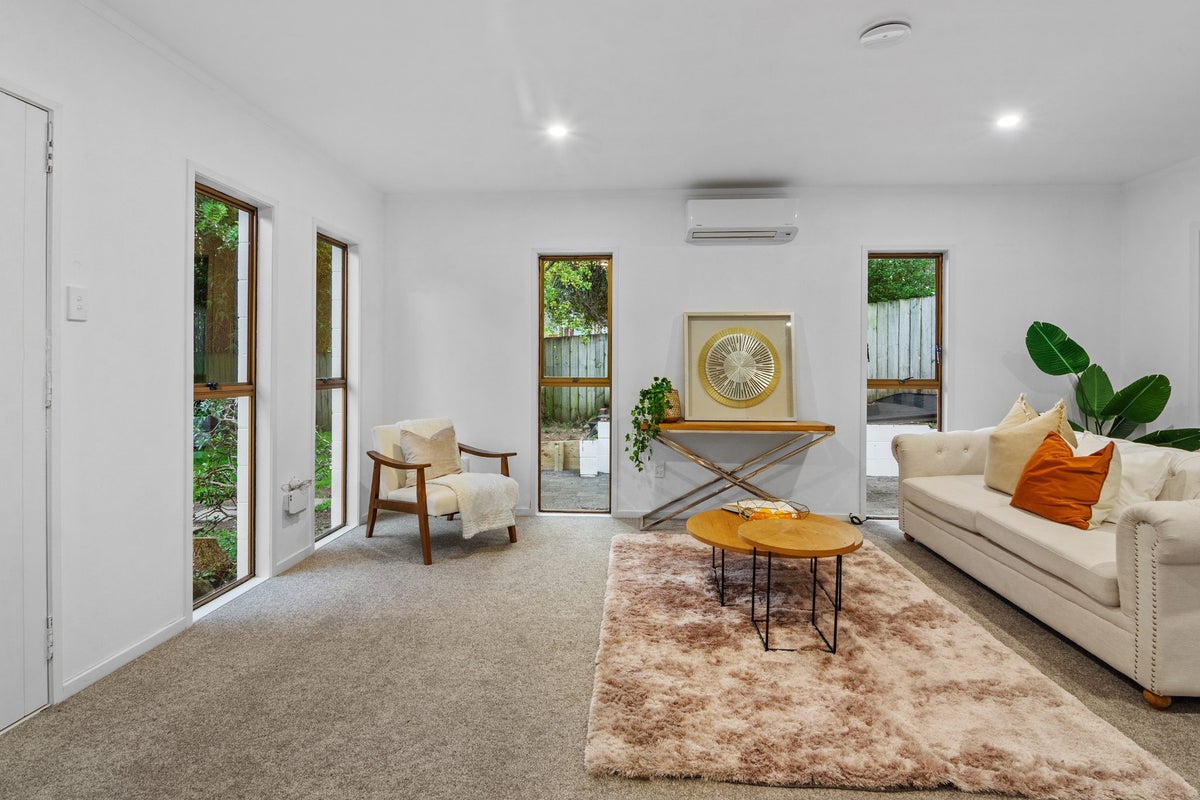2/18 Teviot Place, Totara Vale, Auckland - Carousel 2