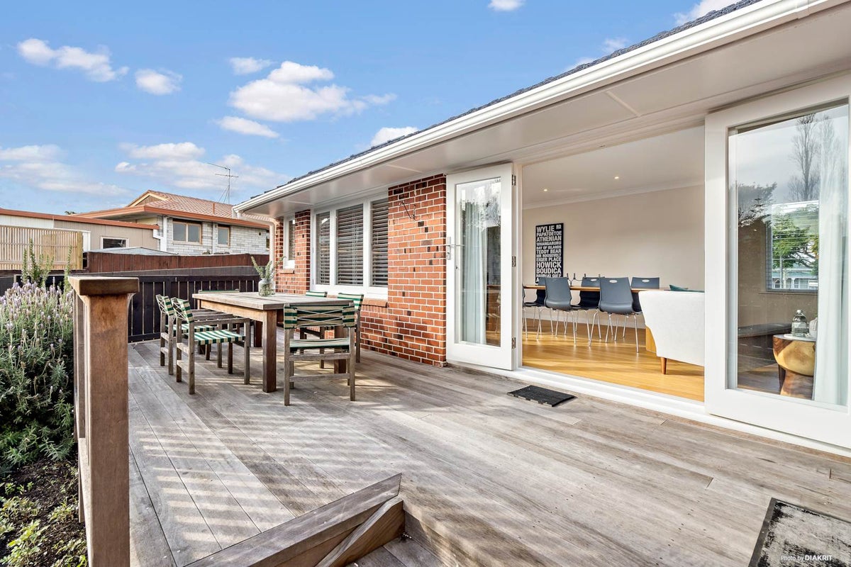 51 Howe Street, Howick, Auckland - Carousel 2