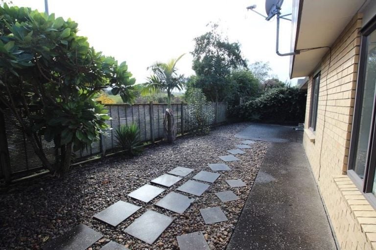 13 Meridian Court, Oteha, Auckland - Carousel 2