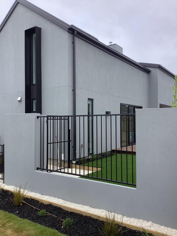 2/23 Hills Road, Edgeware, Christchurch - Carousel 2
