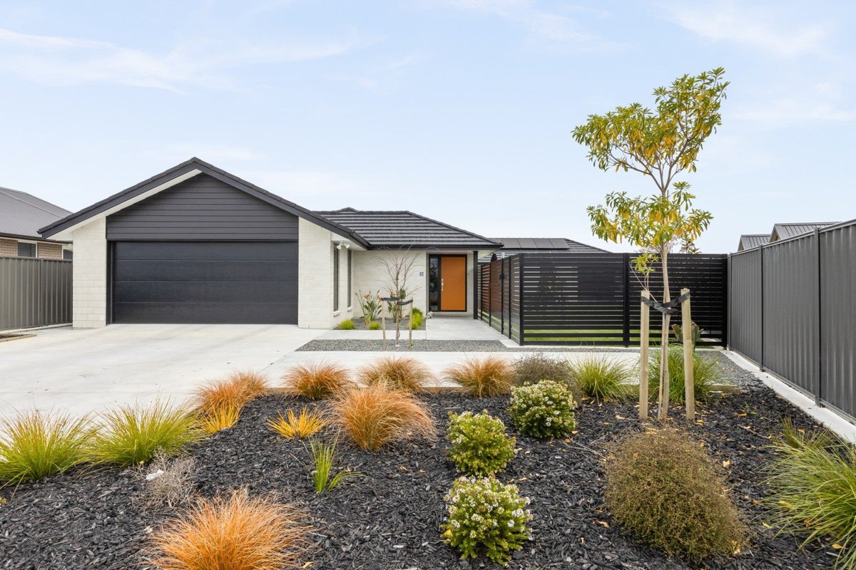 14 Grooby Place, Havelock North, Havelock North - Carousel 1
