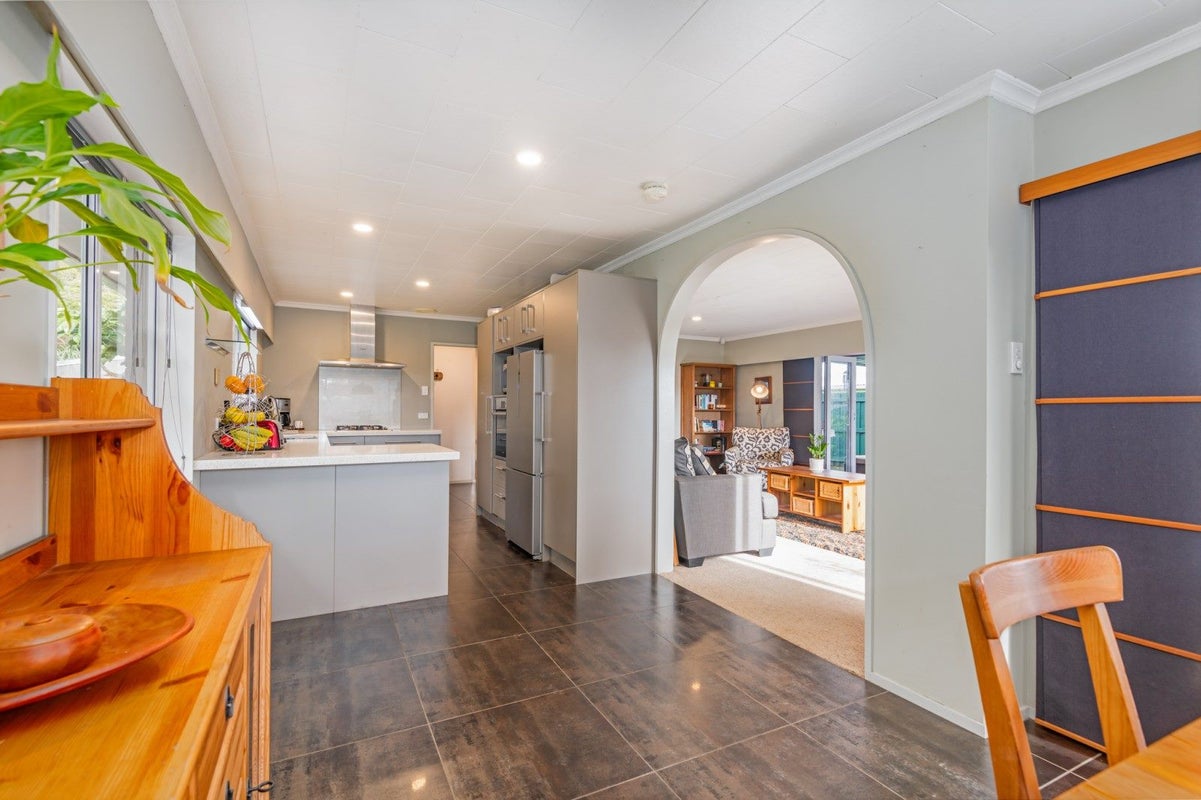 19 Humphries Place, Awapuni, Palmerston North - Carousel 1