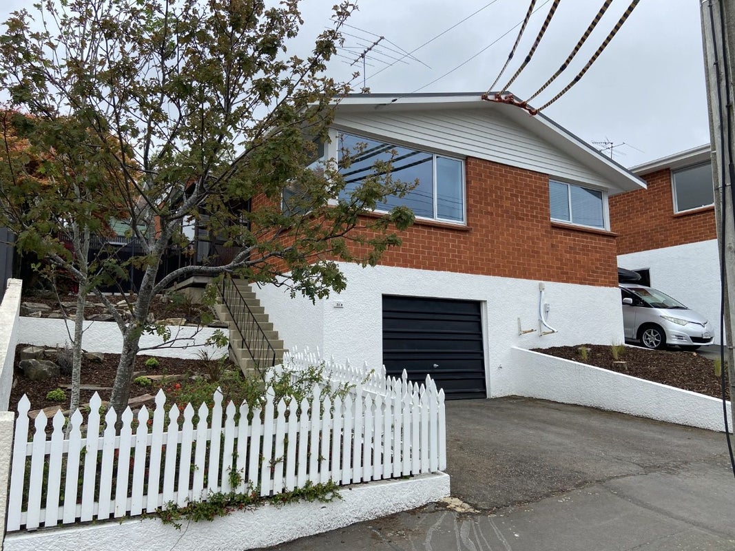 24B Fairfax Street, Maori Hill, Dunedin - Carousel 1